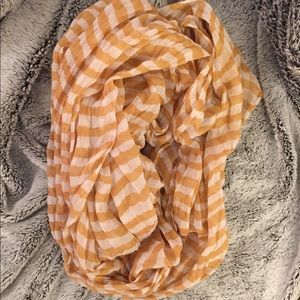 francesca’s tan and white striped scarf